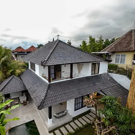Putri Salju Villa By Evdekimi Ubud - Longer Stay More Rewards